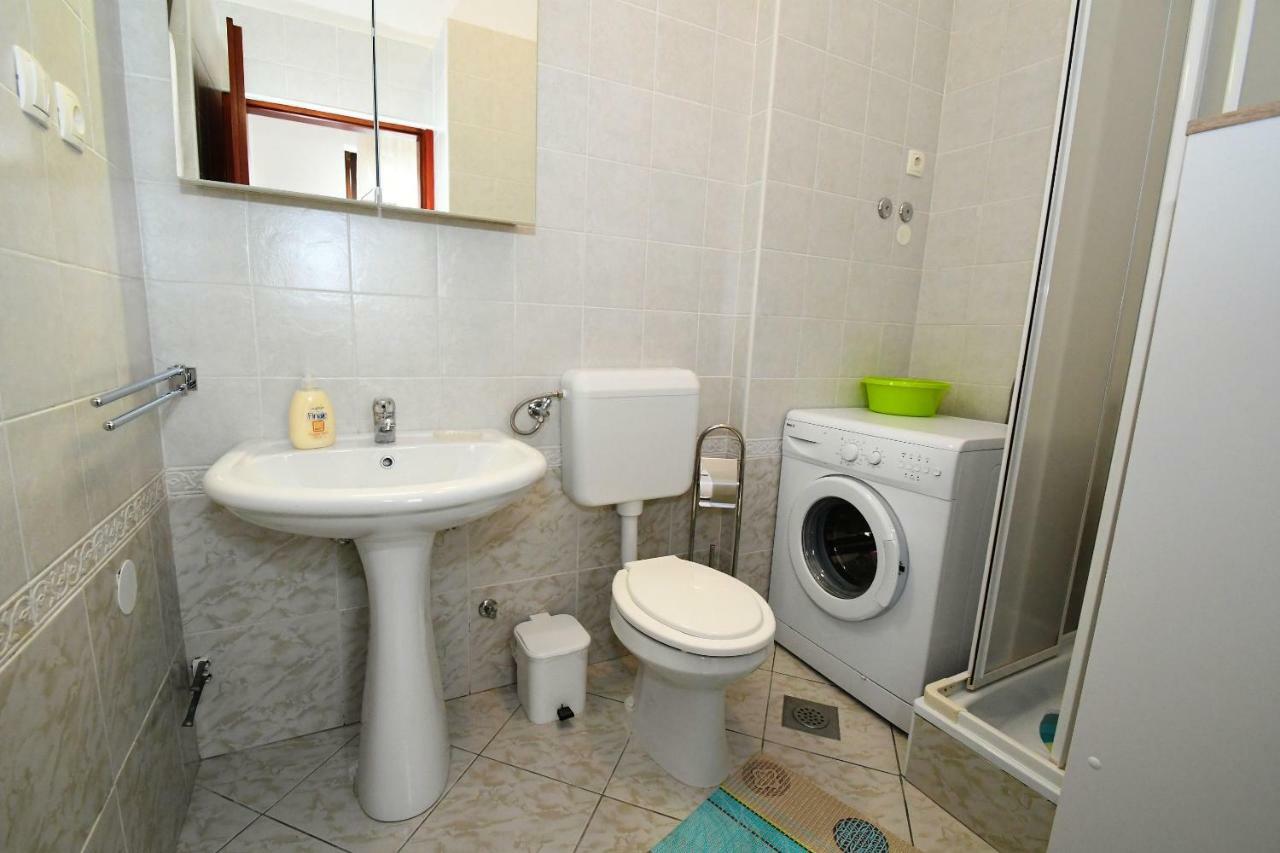 Studio Apartman Kris Marinici  Εξωτερικό φωτογραφία
