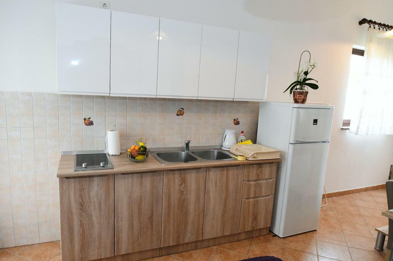 Studio Apartman Kris Marinici  Εξωτερικό φωτογραφία